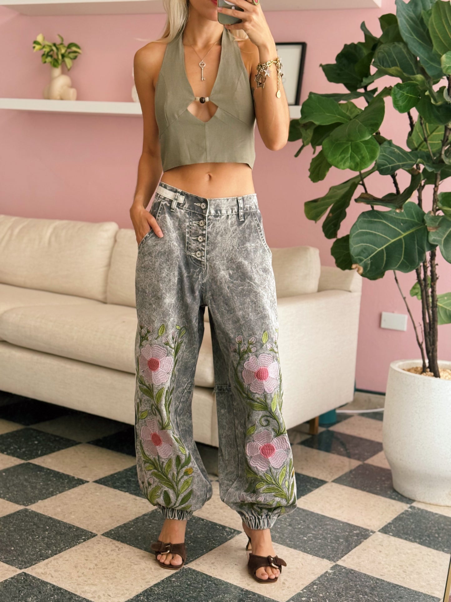 Embroidered Detail Jogger Jeans