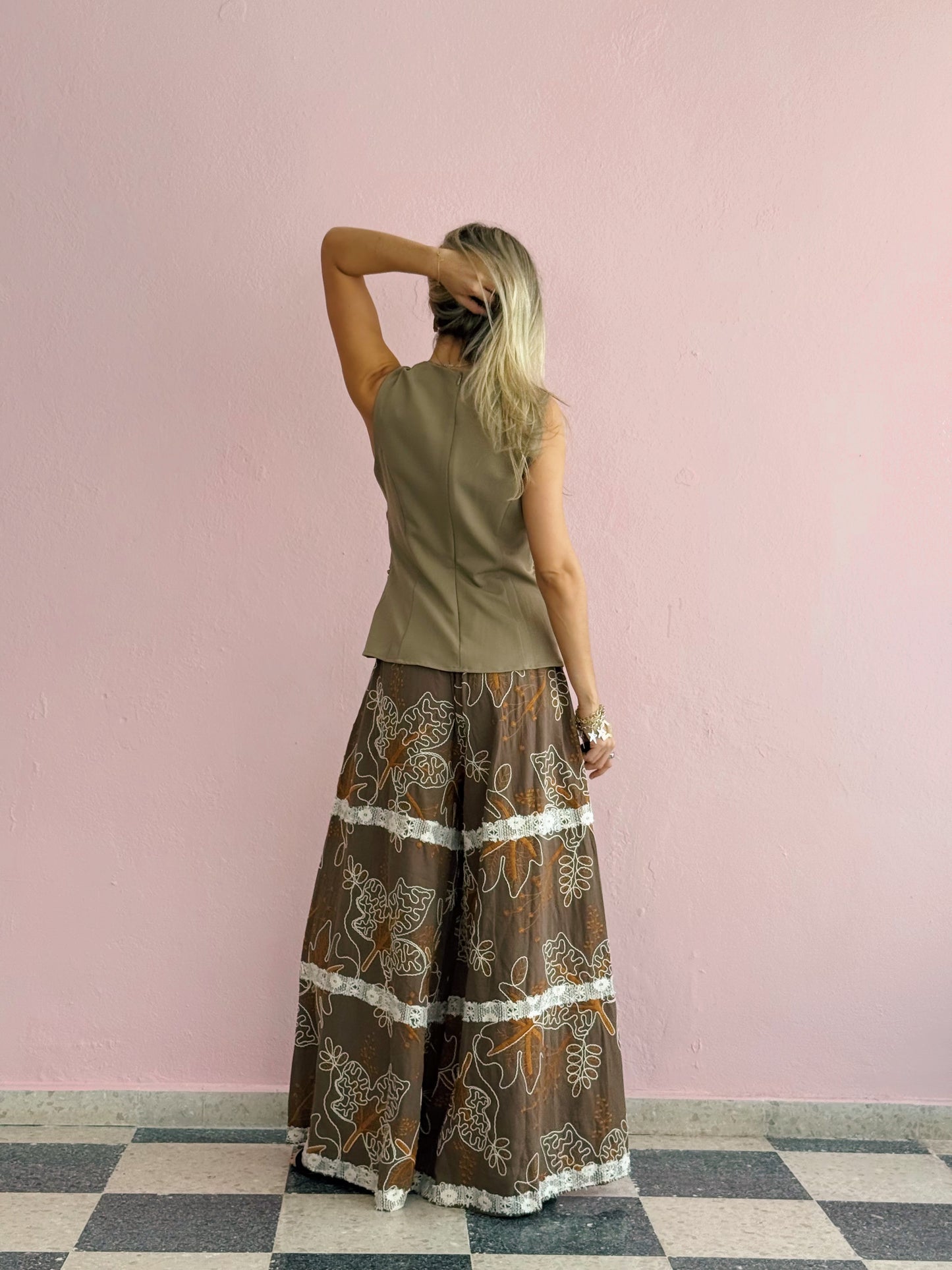 Mocha Front Detail Top