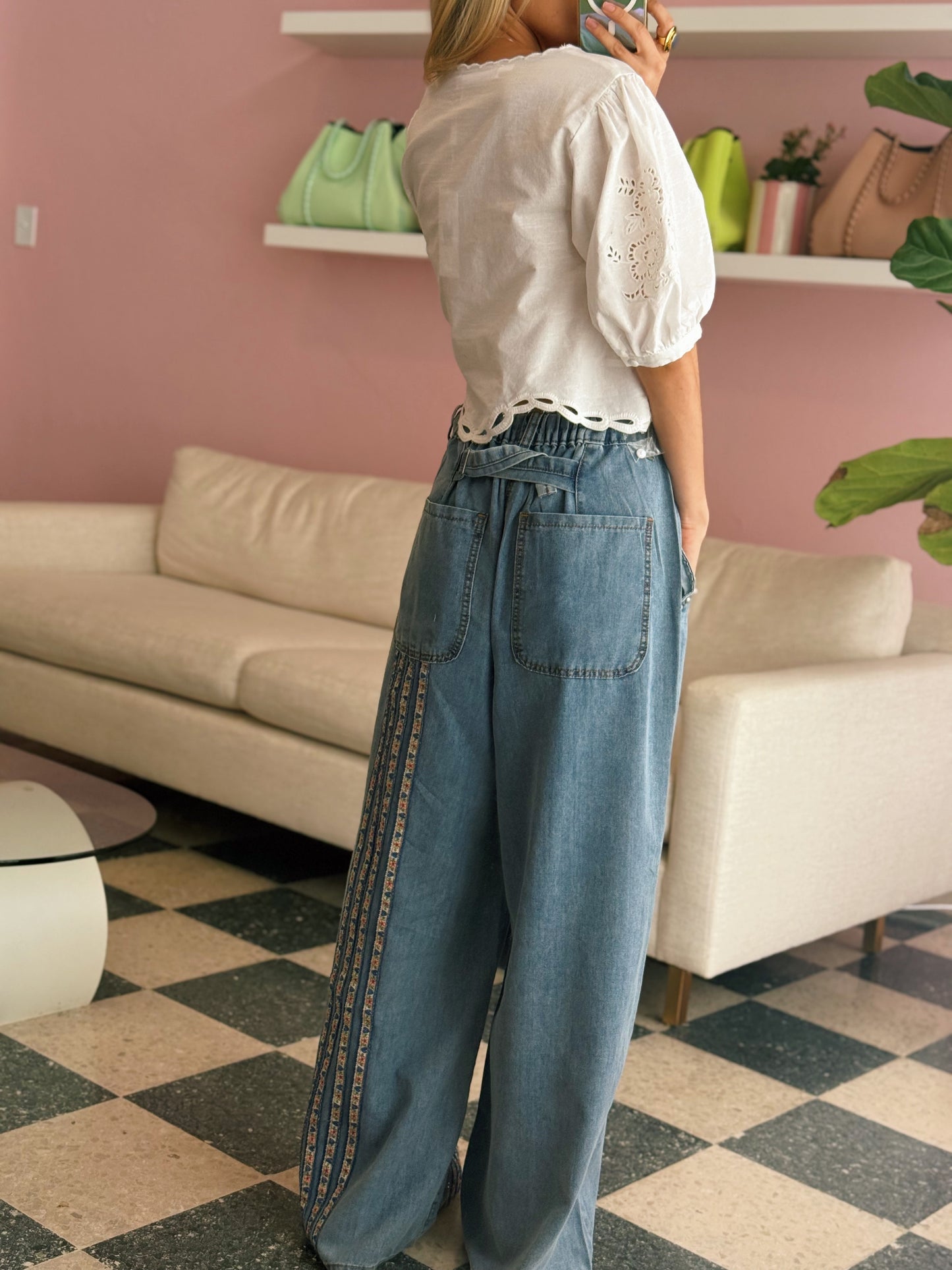 Joellyn Embroidered Puff Top