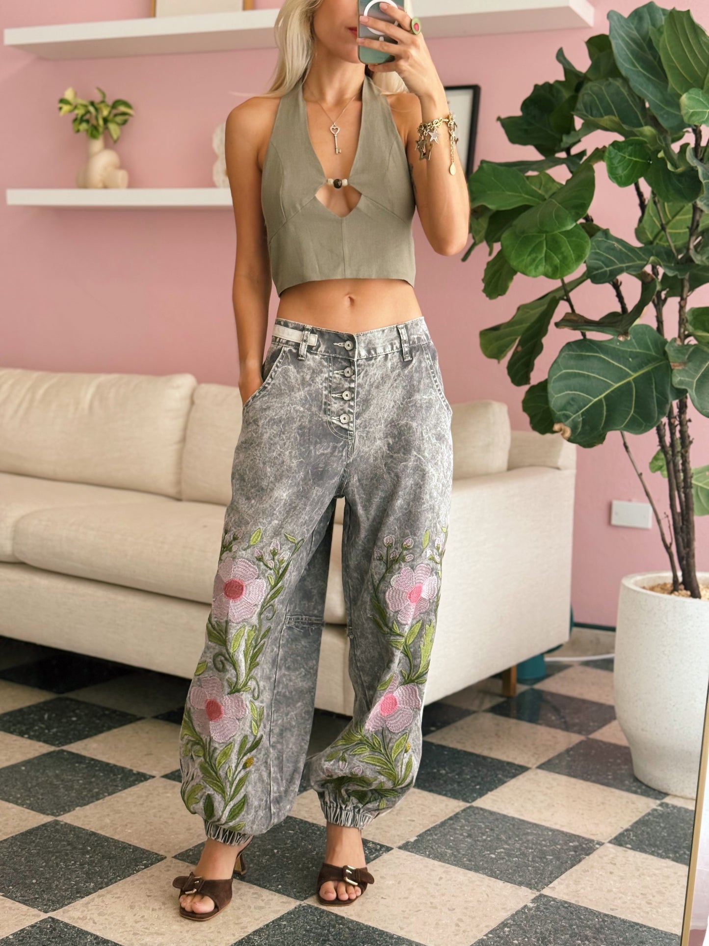 Embroidered Detail Jogger Jeans
