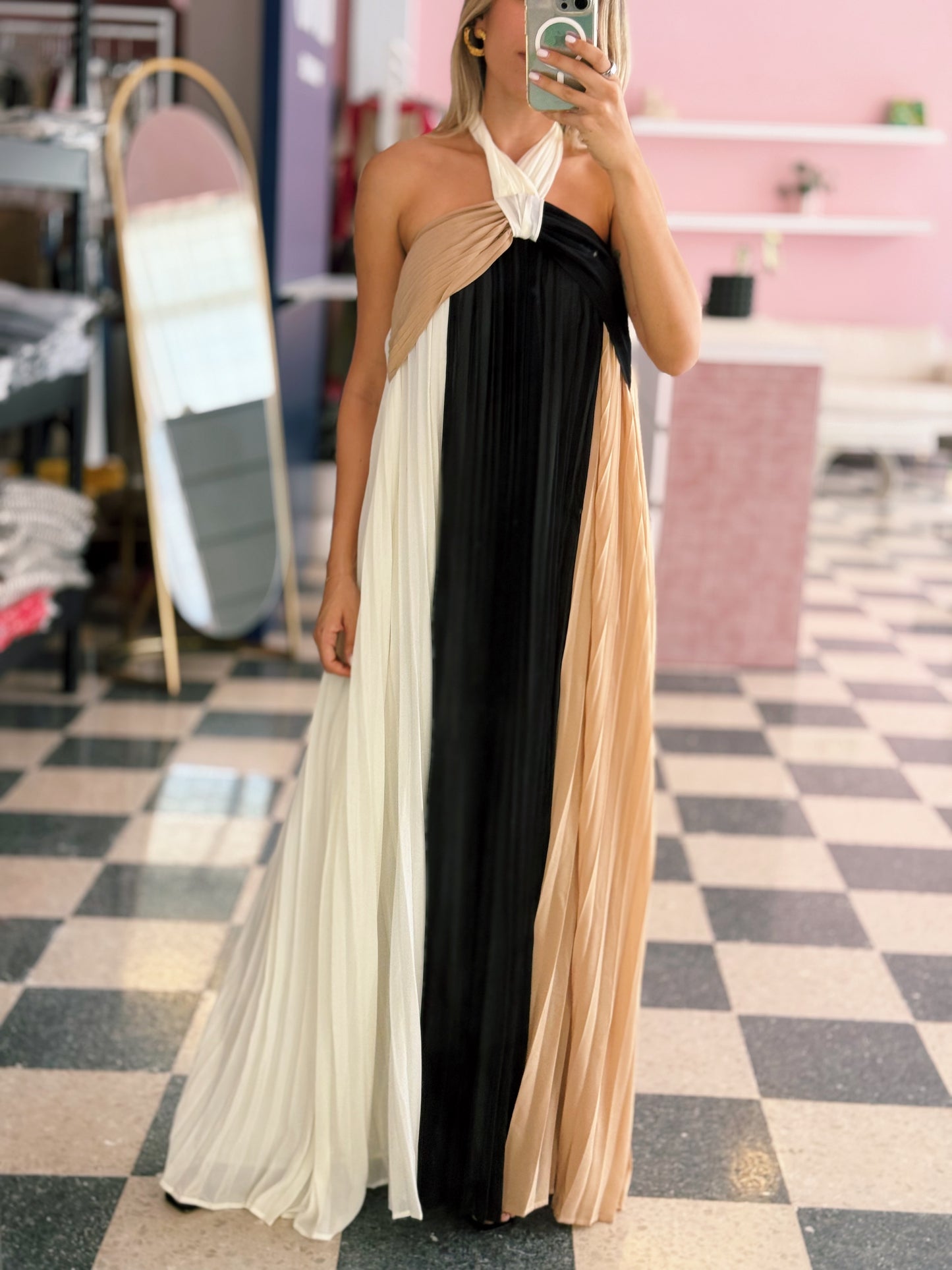 Three-tone Pleated Backless Maxi Dress